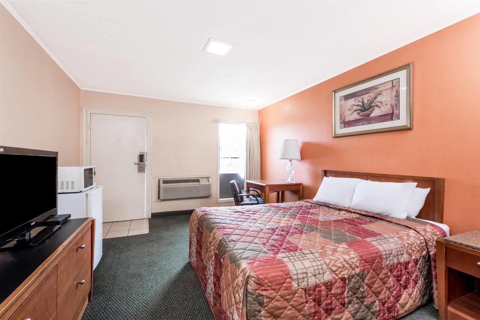 Oyo Hotel Lake Charles La I-10 Extérieur photo