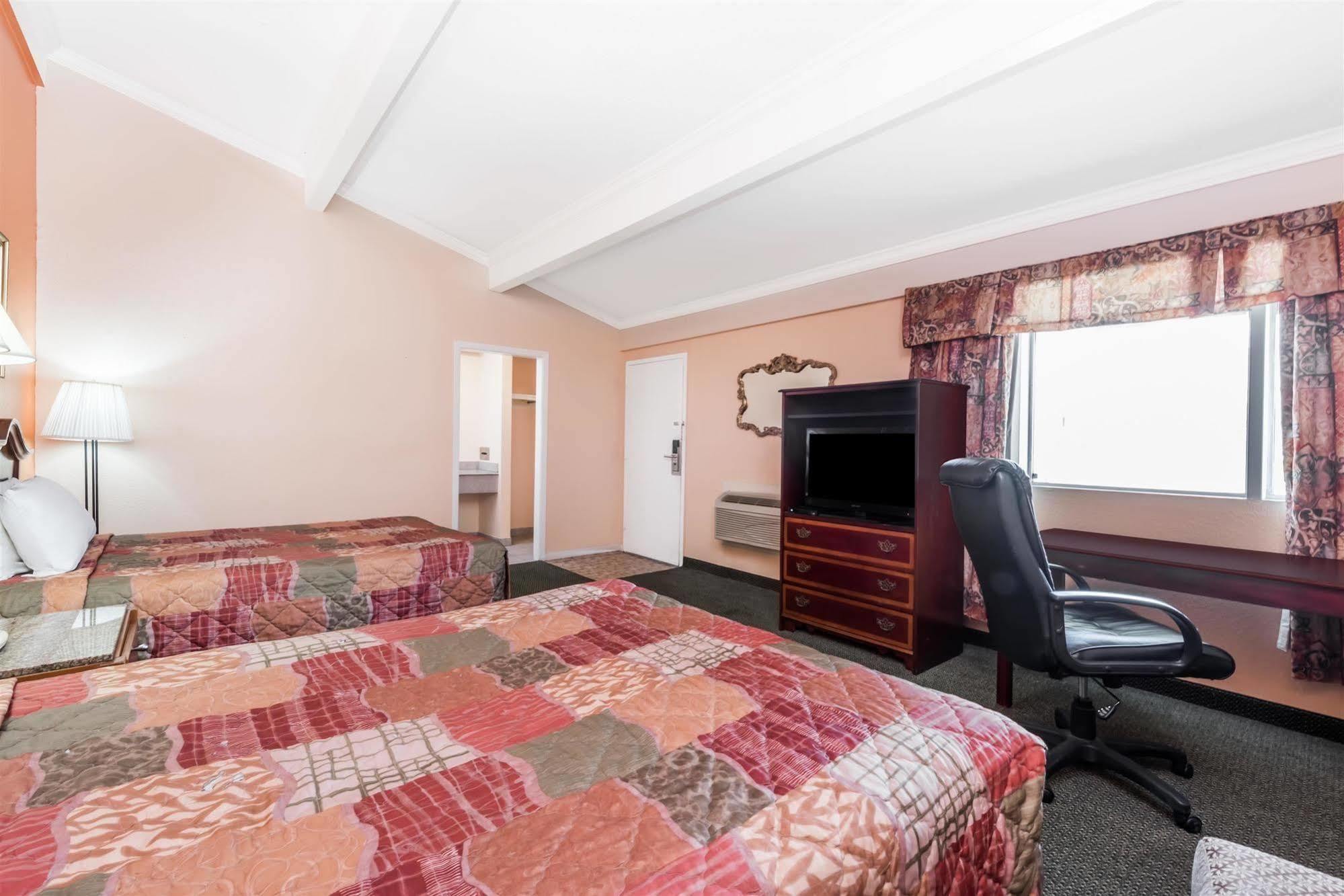 Oyo Hotel Lake Charles La I-10 Extérieur photo
