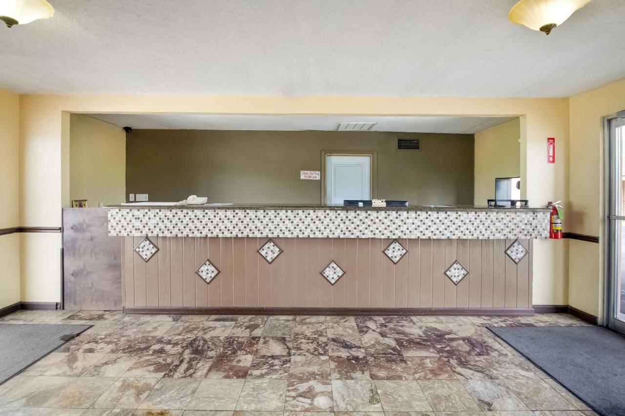 Oyo Hotel Lake Charles La I-10 Extérieur photo