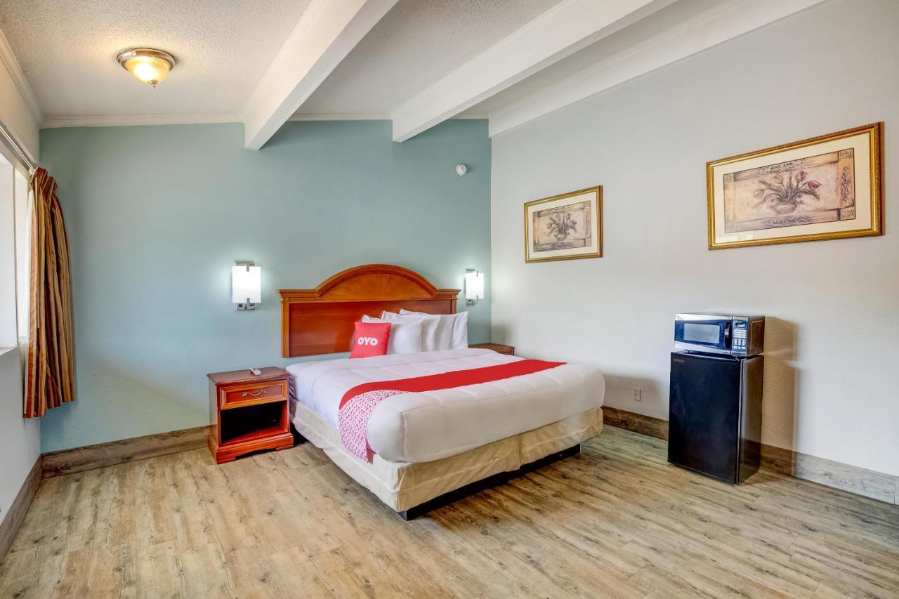 Oyo Hotel Lake Charles La I-10 Extérieur photo